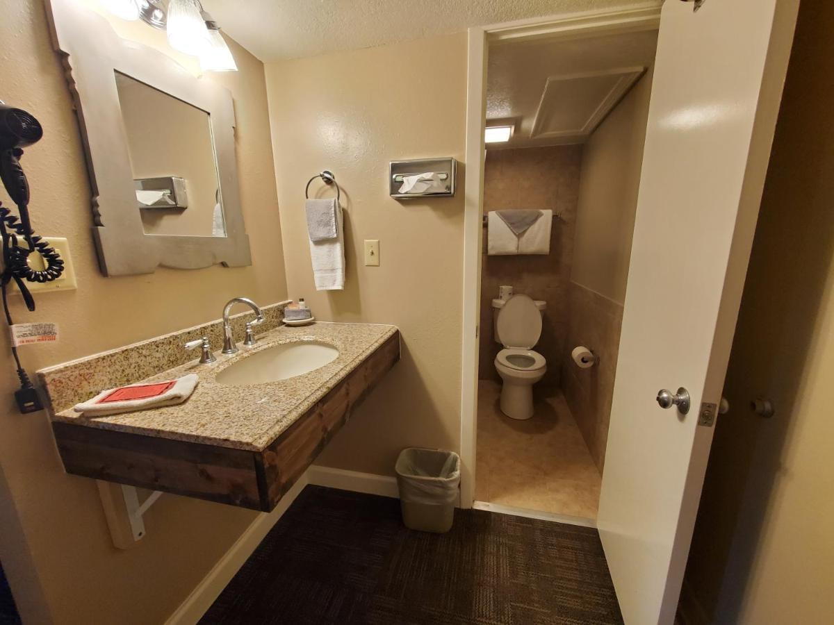 Kansas Country Inn Oakley Kültér fotó