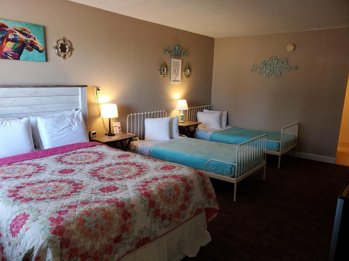 Kansas Country Inn Oakley Kültér fotó